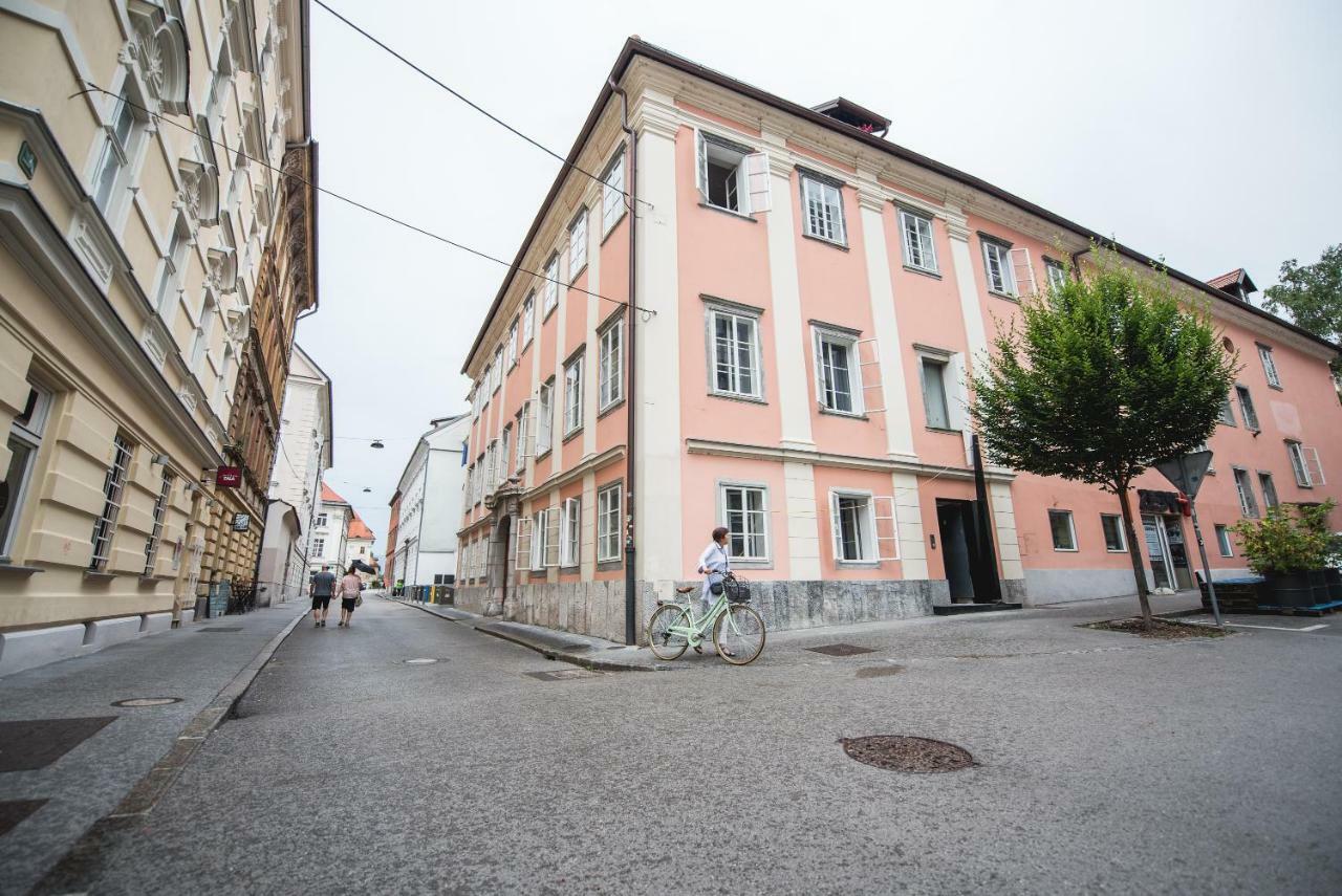 Feel Ljubljana Centre Apartment Luaran gambar